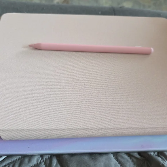 Samsung Pink and White Tablet with Keyboard - Picture 2 of 3